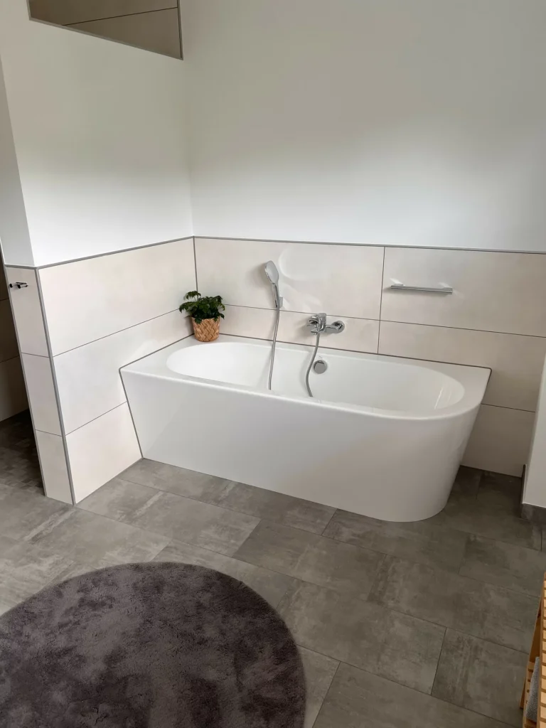 Badezimmer im Neubau in Dillenburg, Bild 2 von 6