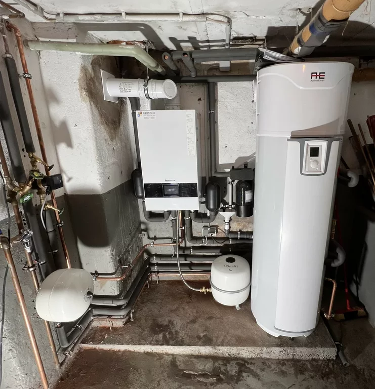 Einbau einer Gastherme mit Brauchwasser-Wärmepumpe in Dillenburg, Bild 2 von 2